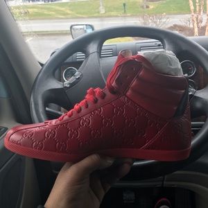 Men’s size 10.5 signature Gucci shoes